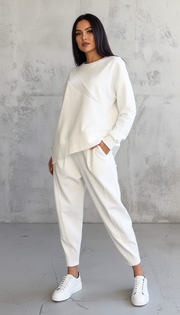 Women's 2-Piece Comfort Set – Long Sleeves with a Relaxed Fit
