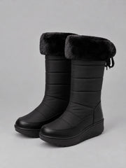 Quilted snow boots for women with faux fur and wedge sole
