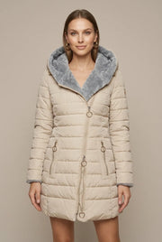 Women's quilted winter coat with hood and sherpa lining
