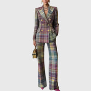 Dames tweedelig pak met geruite blazer en wide-leg broek, ruitmix in geel en blauw.