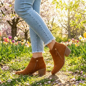Bruine enkellaars met blokhak en zijdelingse rits, suède-look