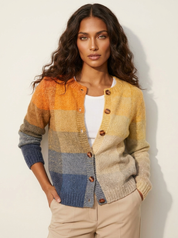 Gebreid damesvest met patchworkblokken, knoopsluiting en ronde hals