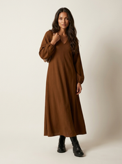 Minimalistische maxi jurk met lange mouwen - Noëlle Bruin / S - AIDA LENA