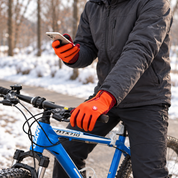 Insulated winter cycling gloves with touchscreen functionality