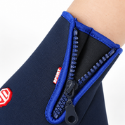 Insulated winter cycling gloves with touchscreen functionality