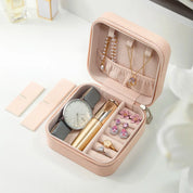 Portable jewellery box for rings and necklaces