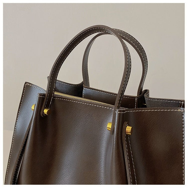 Dames Schoudertas – van Vegan Leer Ruim Elegant Model Donkerbruin / 32 x 13 x 25cm - AIDA LENA