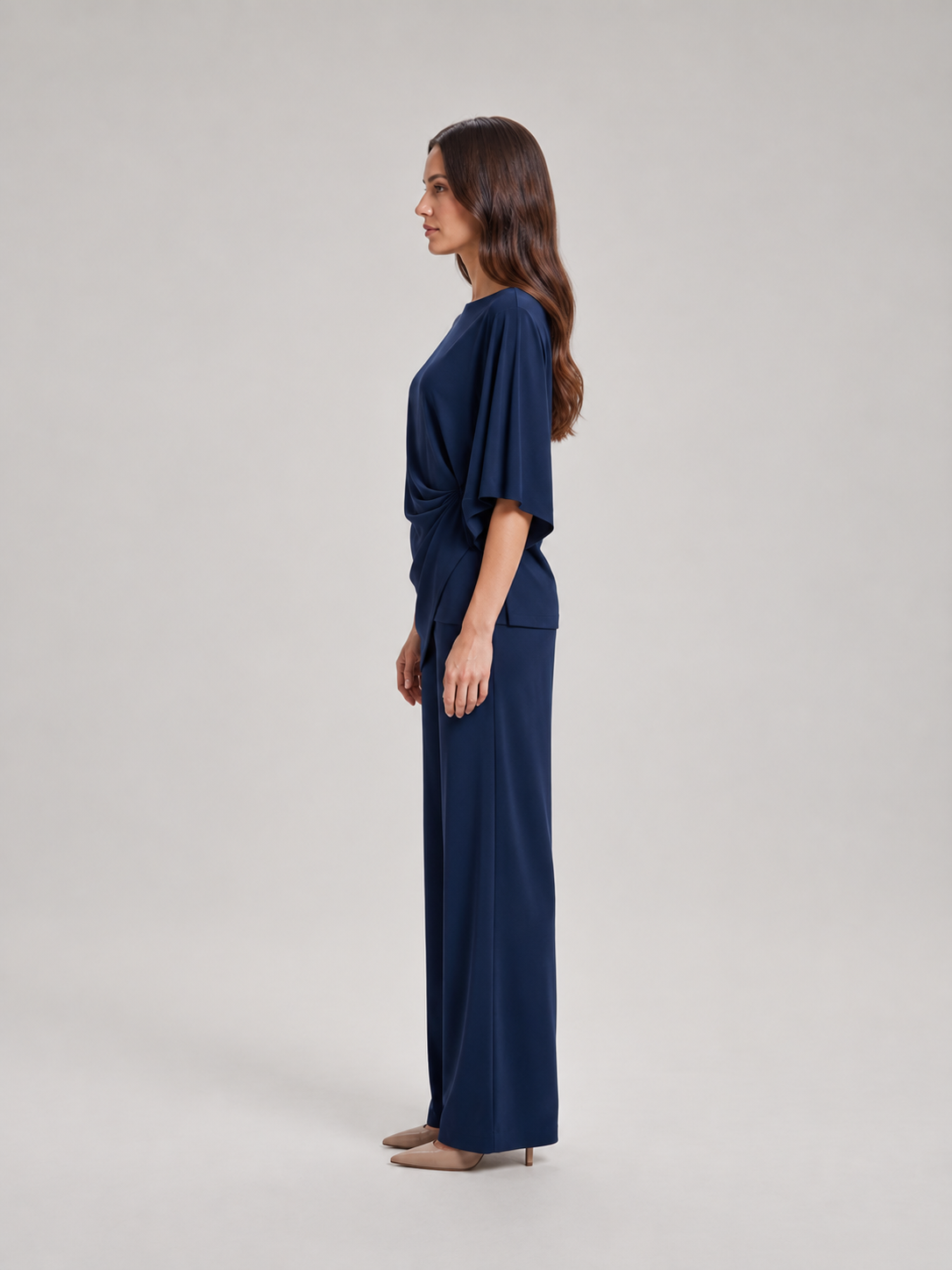 Tweedelige set dames met gedrapeerde top en wijde broek