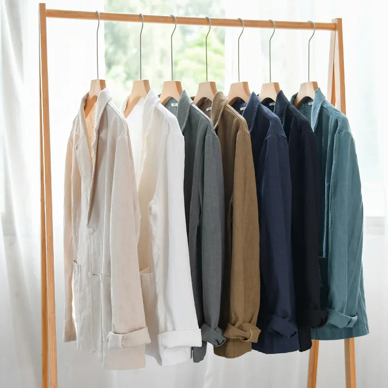 Men's casual blazer with wide lapels and pockets
