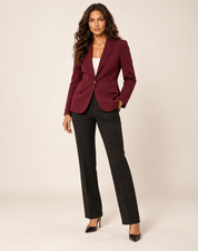 AIDA LENA blazer klepzakken bordeaux, gedragen door een model