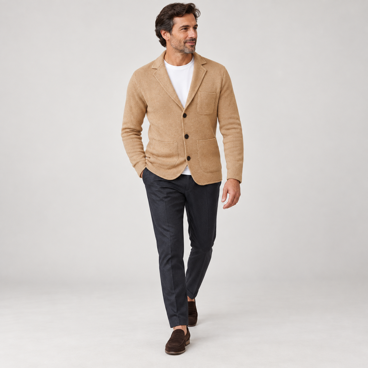 Men's jumper-look robe with lapels and buttons, worn by a male model in a walking pose