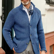 Men’s classic waistcoat with button closure