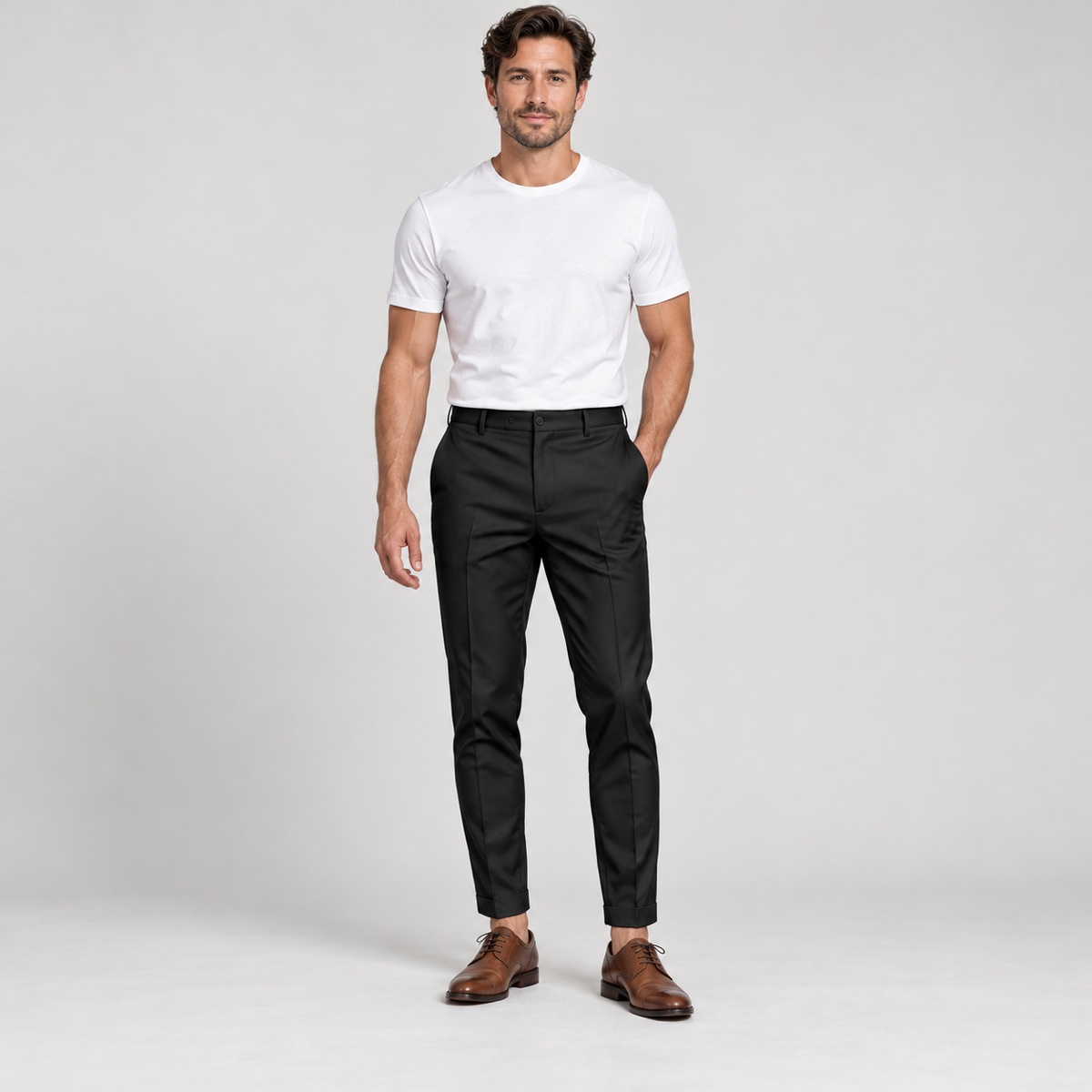 Pantalon heren slim fit met diepe zakken op herenmodel, vooraanzicht