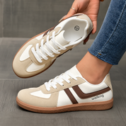 Women's retro striped trainers in taupe, with gum sole and lace-up fastening