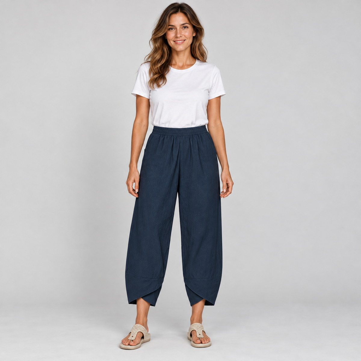 Wide leg broek dames lichtgewicht met soepele val op damesmodel, vooraanzicht