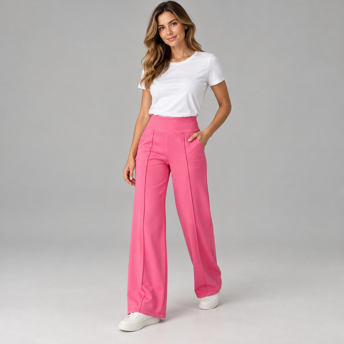 Wide leg pantalon dames high waist met soepele val op damesmodel, schuin vooraanzicht