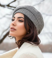 Women's French style beret in black