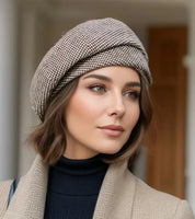 Women's French style beret in brown