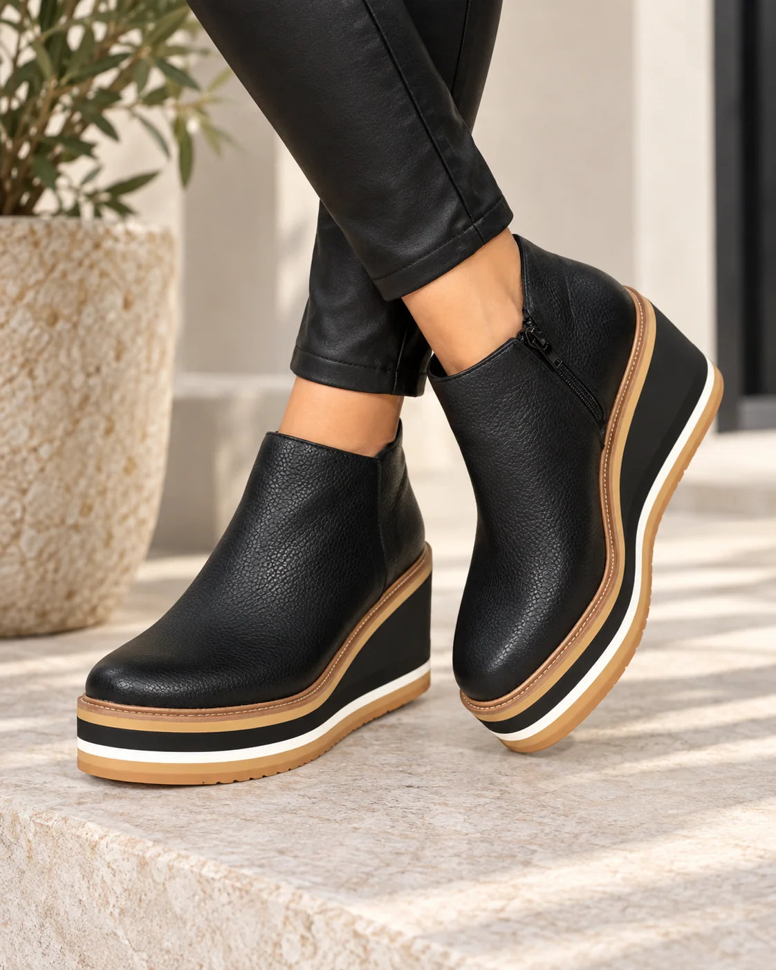 Women's Chelsea ankle boots with platform wedge and wide toe box in black