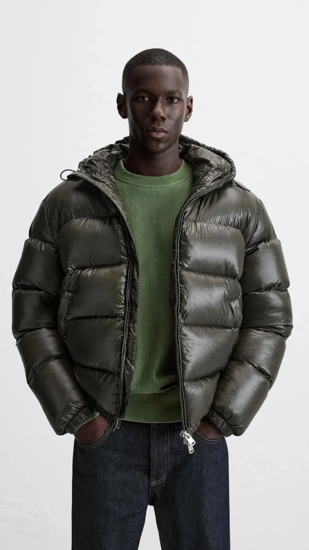 Men's glossy puffer jacket with hood, photo 2