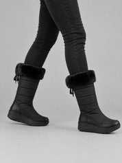 Women's quilted snow boots with faux fur and wedge sole