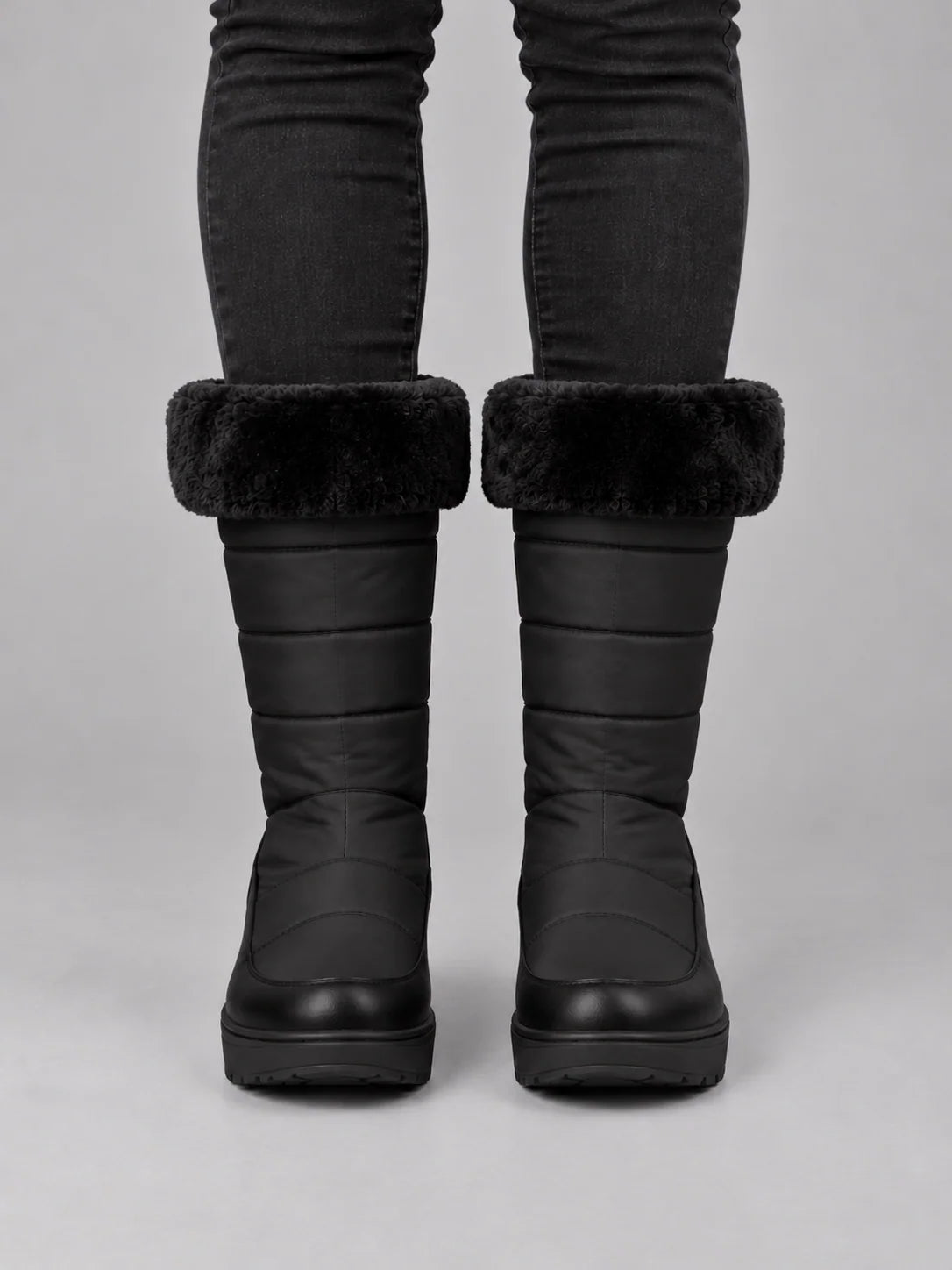 Women's quilted snow boots with faux fur and wedge sole