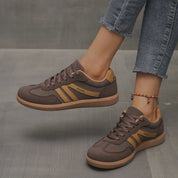 Women's retro striped trainers with wide toe box and footbed