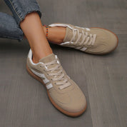Women's retro striped trainers with wide toe box and footbed