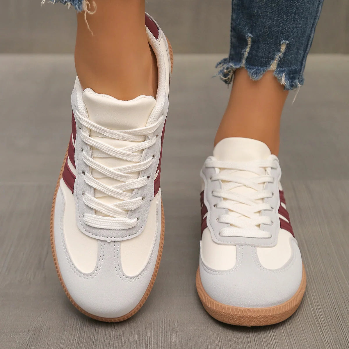 Women's retro striped trainers with wide toe box and footbed