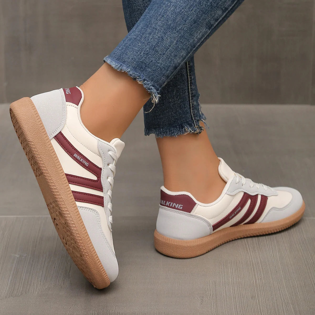 Women's retro striped trainers with wide toe box and footbed