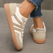 Women's retro striped trainers with wide toe box and footbed