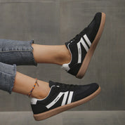 Women's retro striped trainers with wide toe box and footbed
