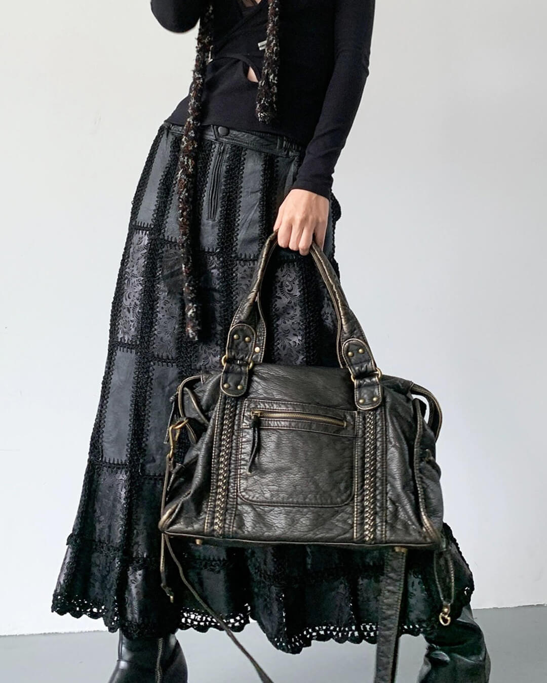 Women's vintage faux leather shoulder bag with zip