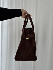 Women's large structured tote bag with adjustable shoulder straps