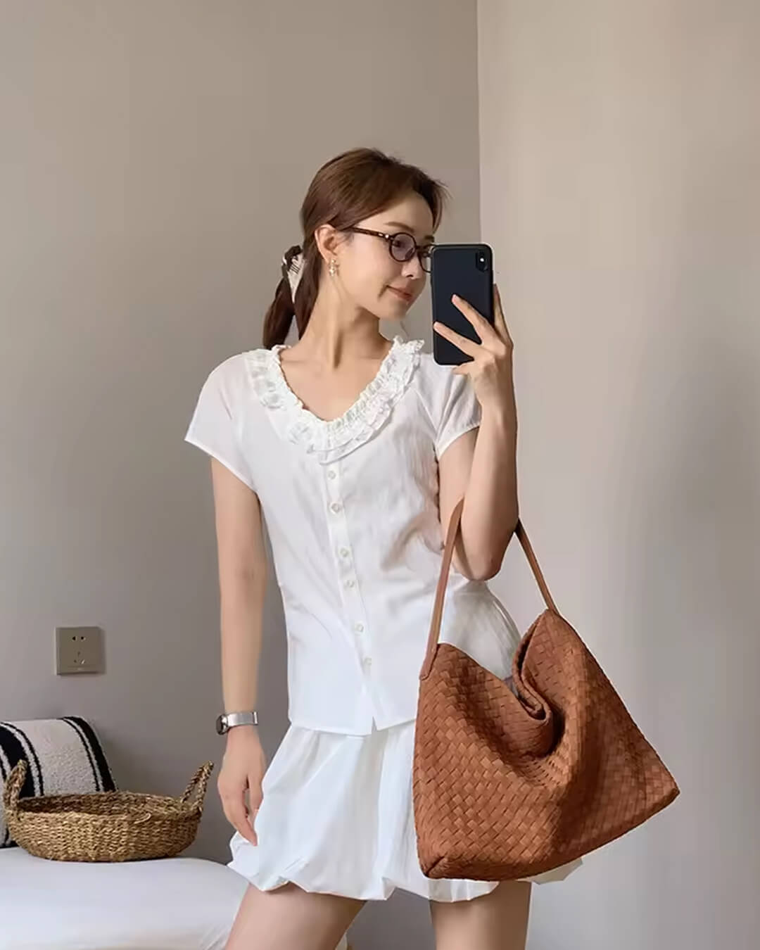 Women's woven faux suede shoulder bag with zip