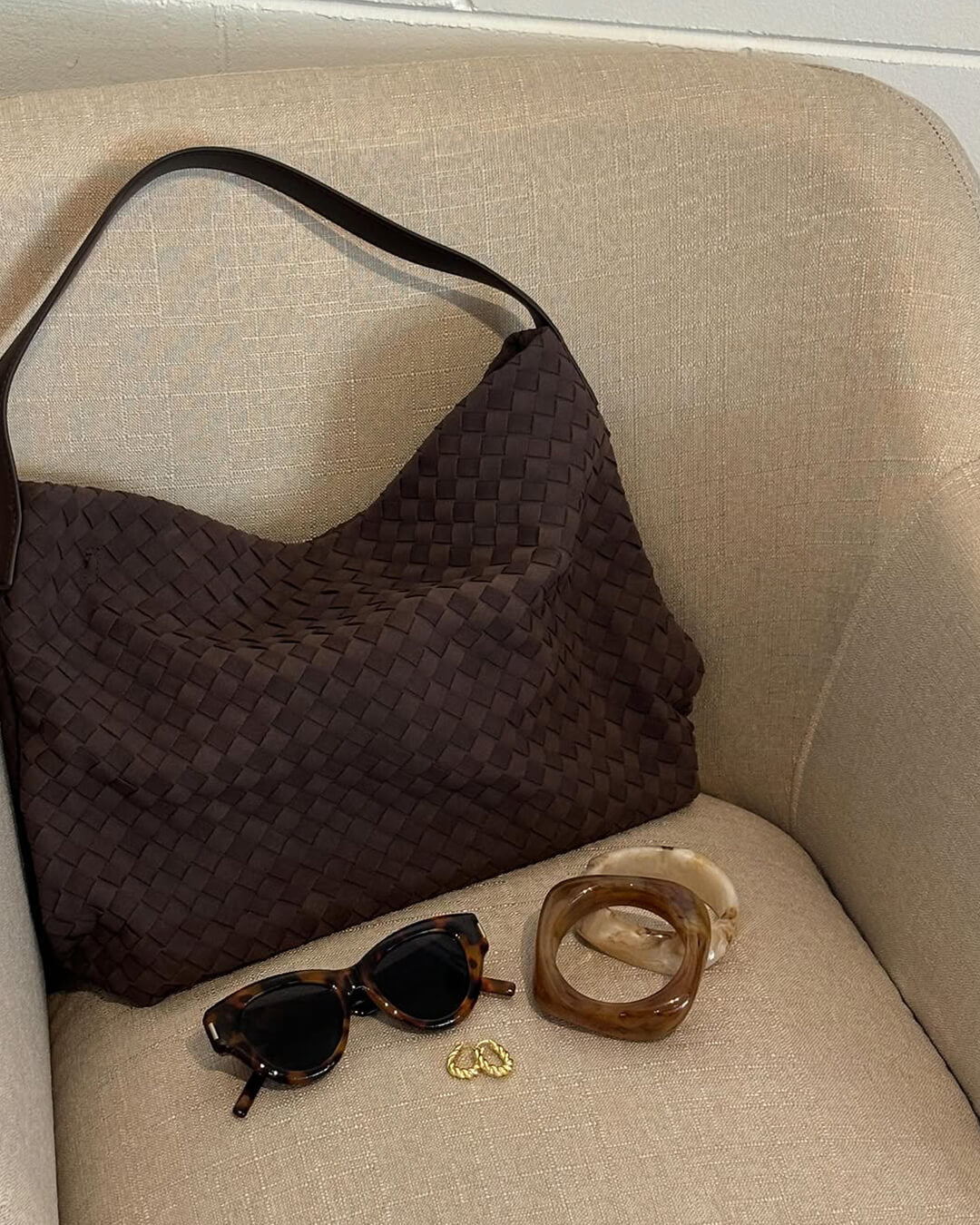 Women's woven faux suede shoulder bag with zip