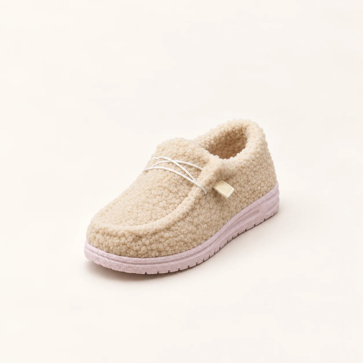 Women's teddy slippers with closed toe and sturdy sole in beige