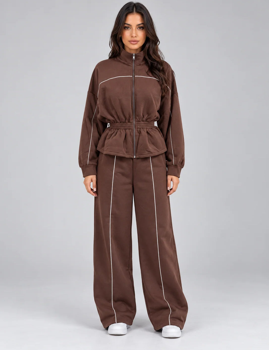Women's tracksuit with zip jacket and wide leg trousers in brown