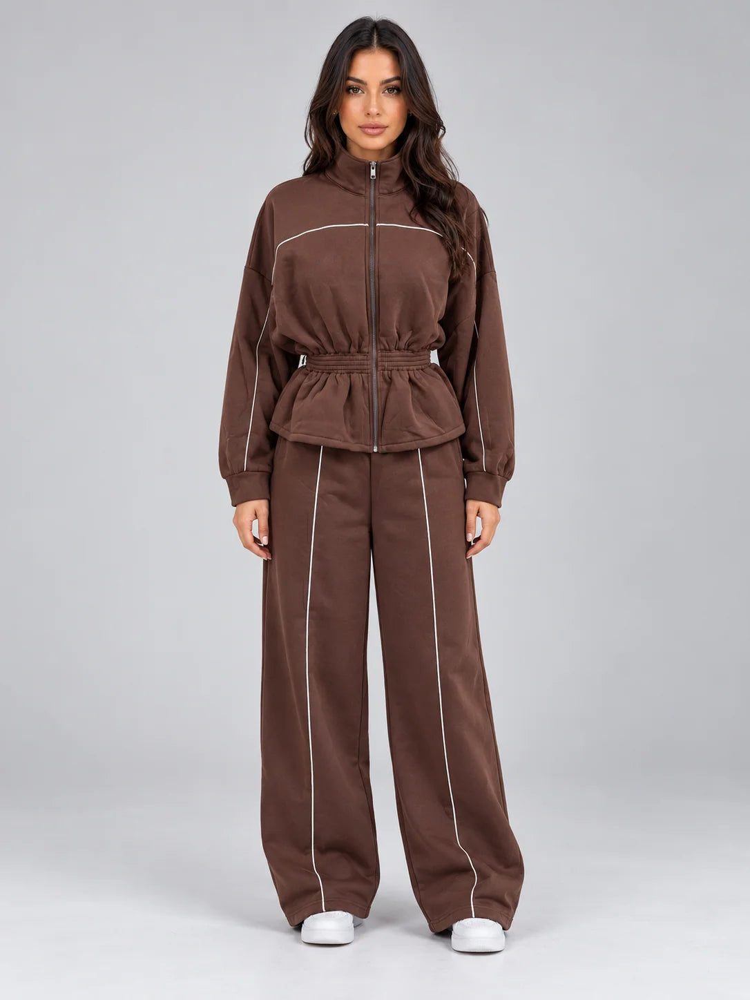Women's tracksuit with zip jacket and wide leg trousers in brown