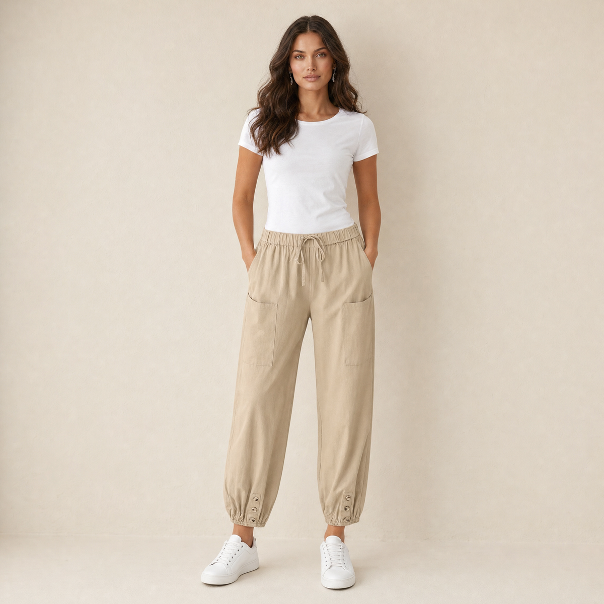 Model in kaki pantalon met trekkoord dames, vooraanzicht