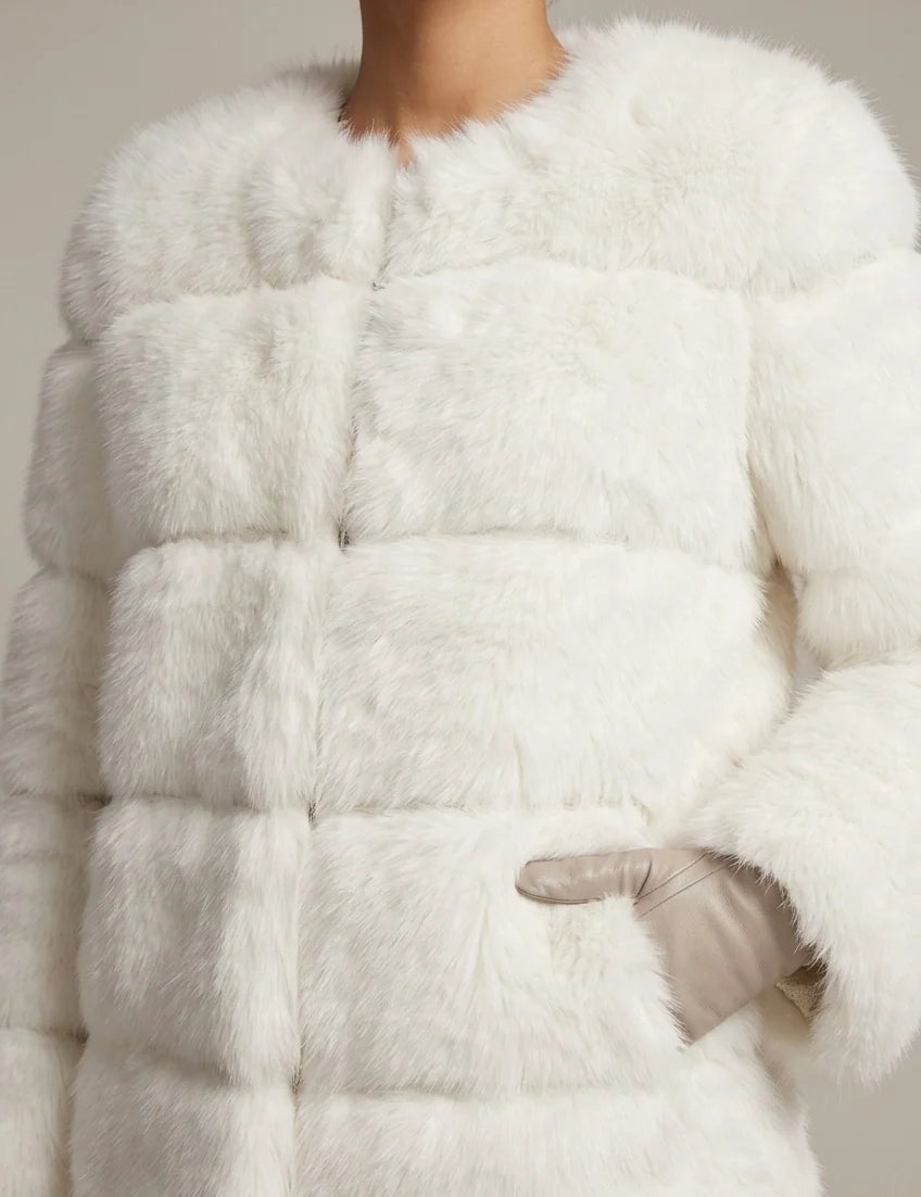 Women's cropped faux fur jacket with tiered design, photo 2