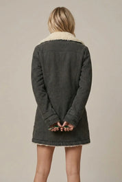 Women's denim jacket with sherpa collar, photo 3