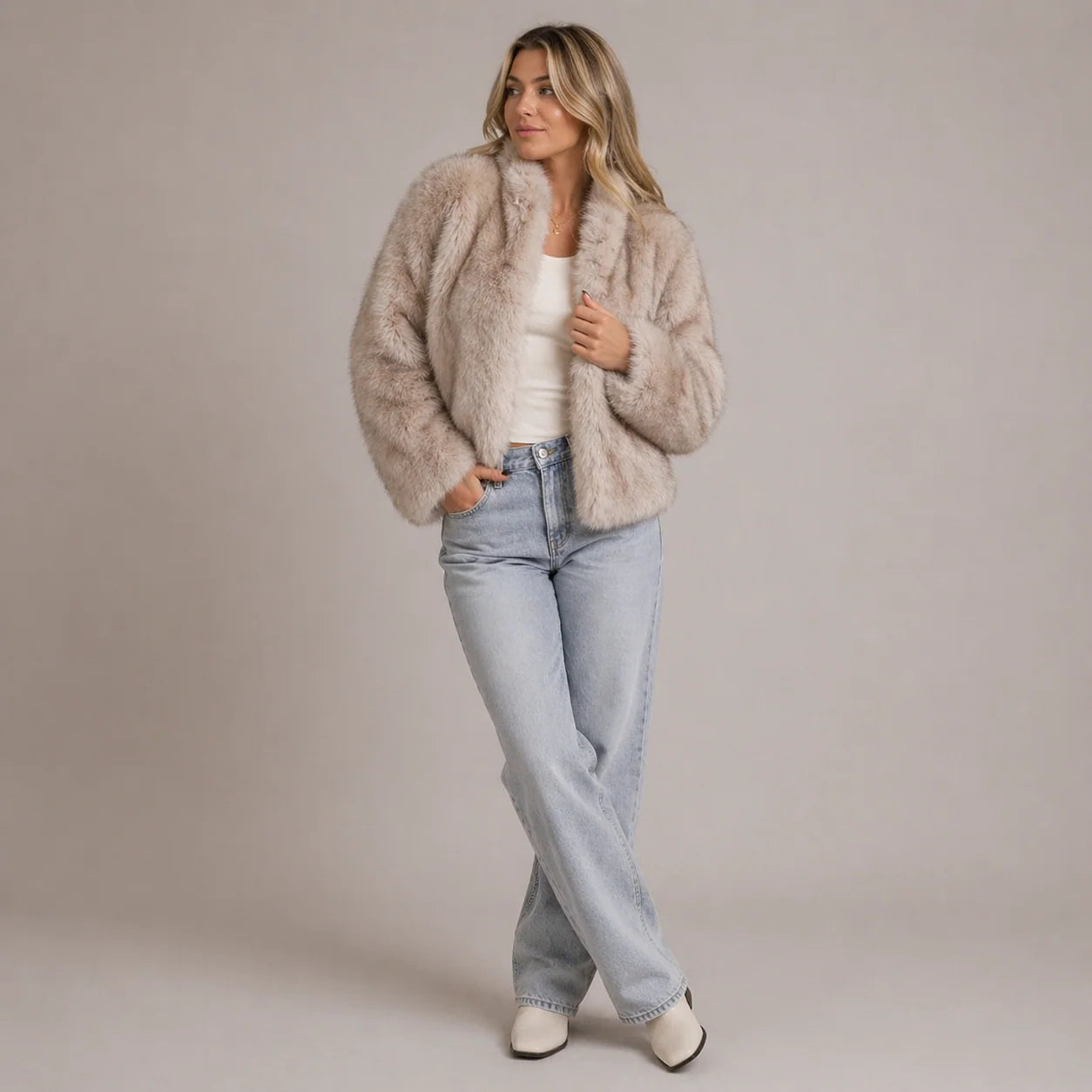 Women's faux fur jacket with round neck, photo 1