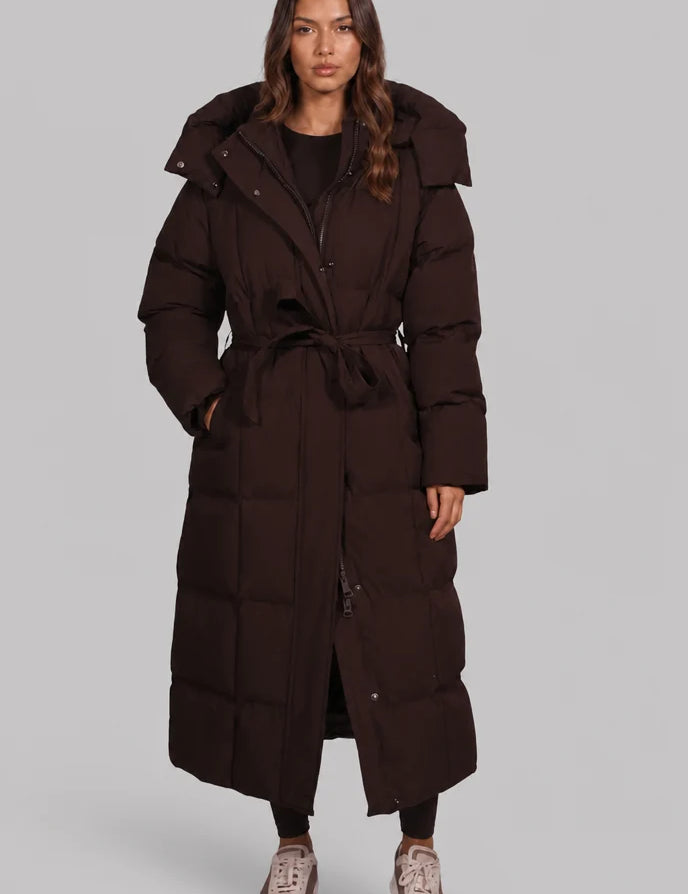 Women's long puffer coat with detachable hood and belt, photo 1