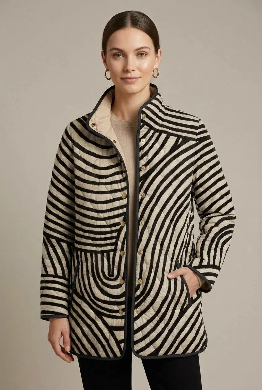 Women's puffer jacket with stand collar and pockets, photo 2