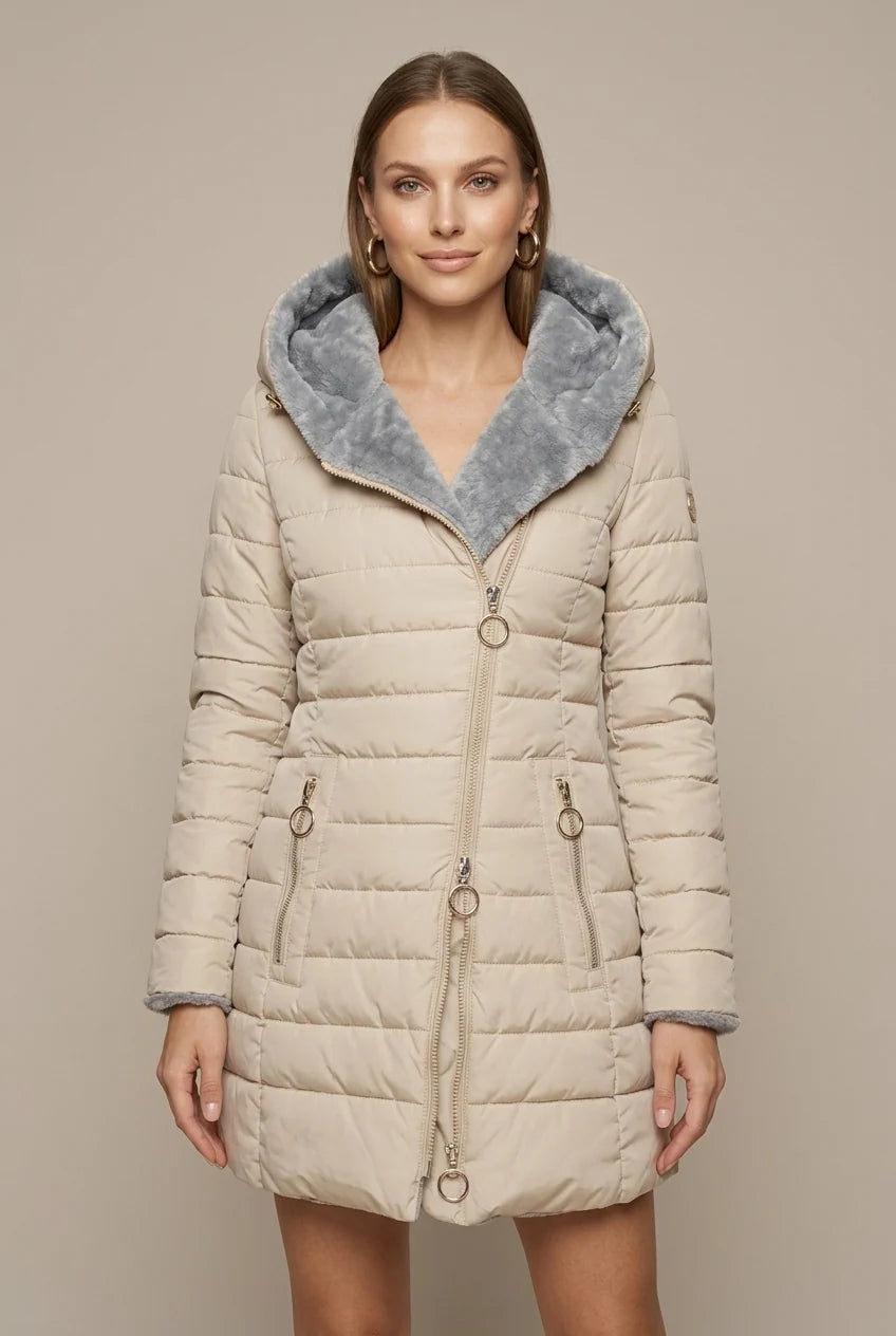 Women's quilted winter coat with hood and sherpa lining, photo 1