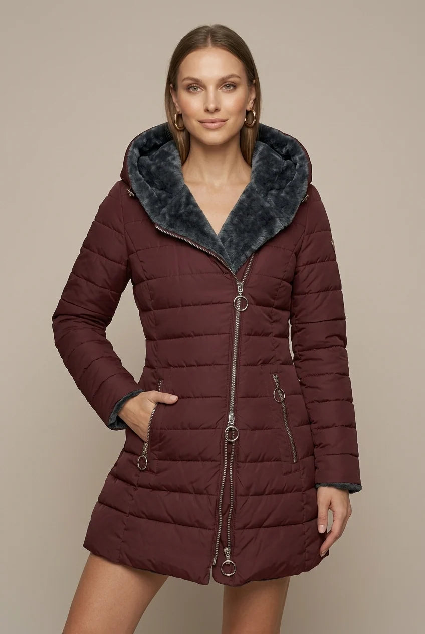 Women's quilted winter coat with hood and sherpa lining, photo 3