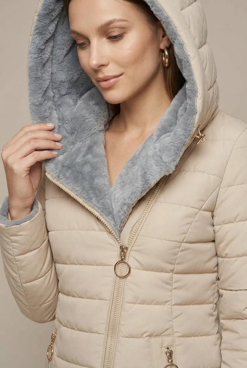 Women's quilted winter coat with hood and sherpa lining, photo 6