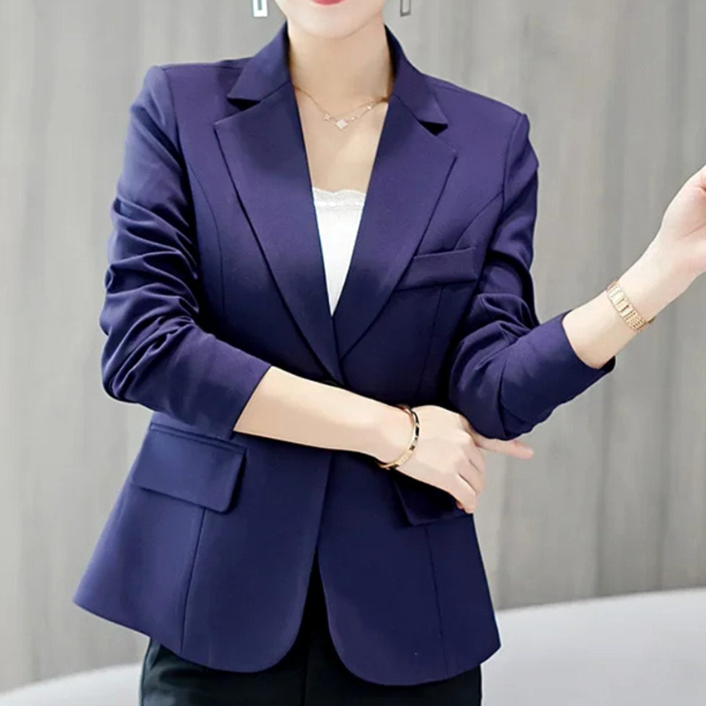 Blazer dames getailleerd met klassieke revers en één knoop