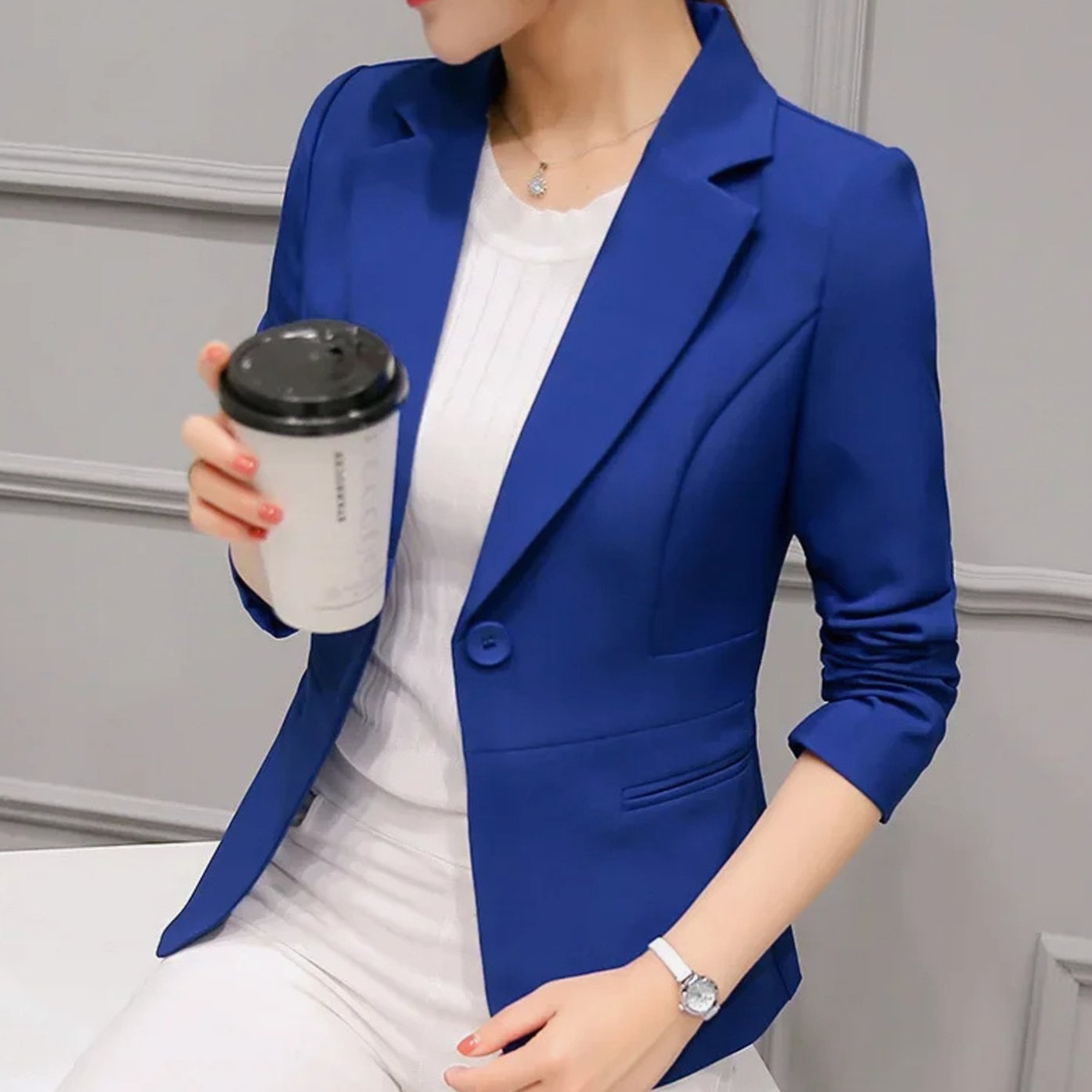 Blazer dames getailleerd met klassieke revers en één knoop